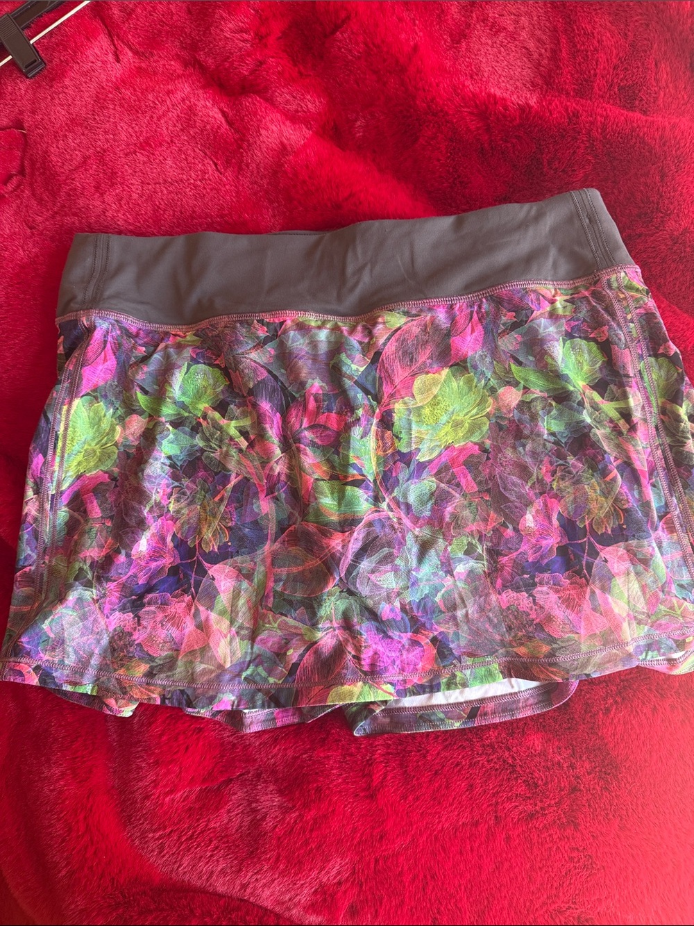 Lululemon Athletic tennis Skirt sz 10, floral with shorties